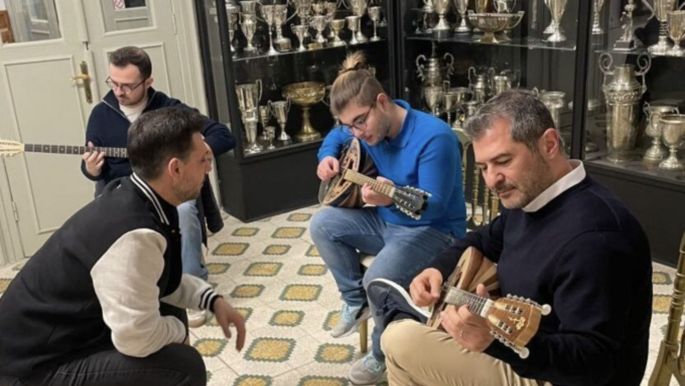 Ανδρέας Σαραντίδης: Ποιος είναι ο Έλληνας που μαθαίνει διπλοπενιές σε Τούρκους