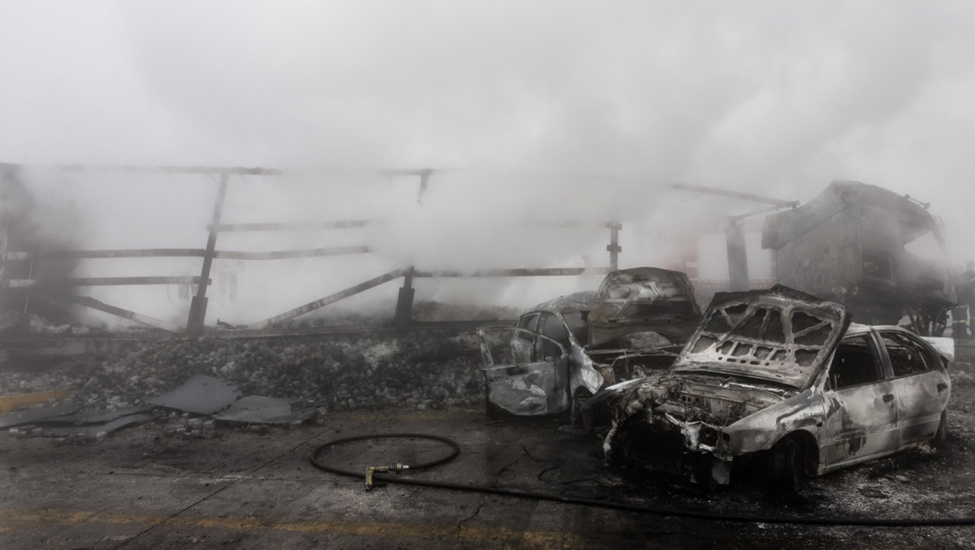 Τραγωδία στον Πολύμυλο: Βίντεο σοκ από τη σύγκρουση της νταλίκας στα διόδια (vid)