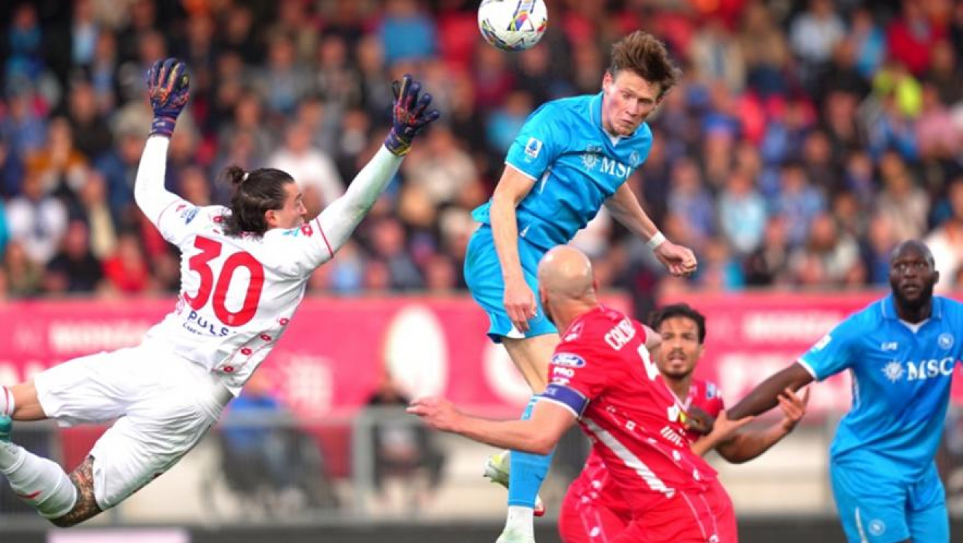 Ο ΜακΤόμινεϊ καθάρισε για τη Νάπολι