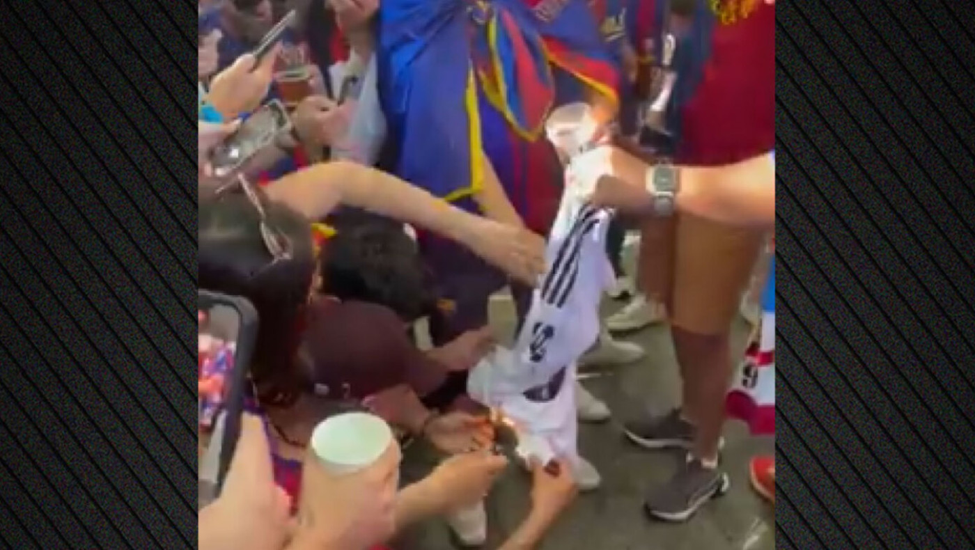 Ρεάλ Μαδρίτης-Μπαρτσελόνα: Επεισόδια μεταξύ οπαδών και συλλήψεις-Έκαψαν φανέλα του Εμπαπέ