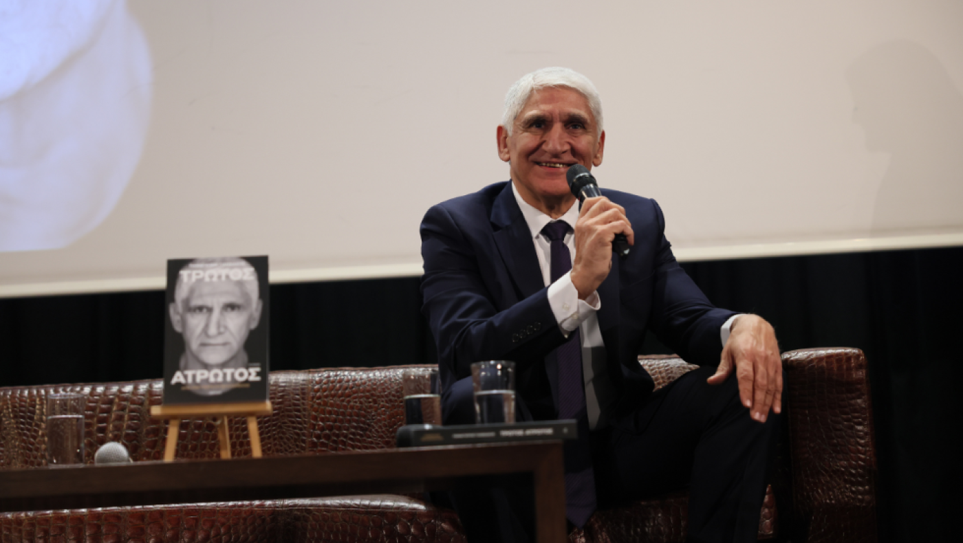 Το κλειστό της Νίκαιας γίνεται... Παναγιώτης Γιαννάκης