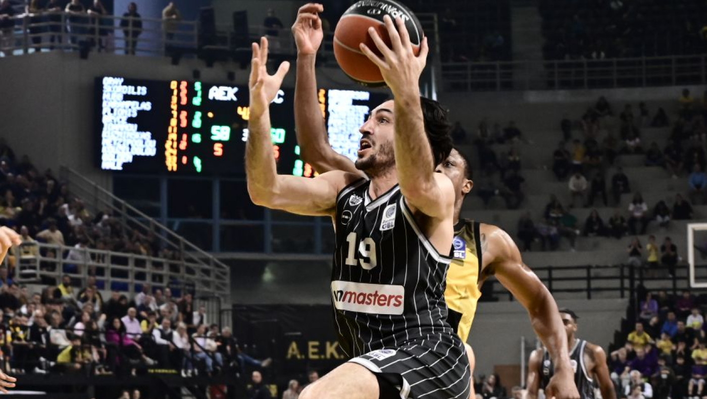 «Ψώνια» από ΠΑΟΚ η ΑΕΚ: Μετά τον Μπάρτλεϊ κλείνει και τον Κατσίβελη