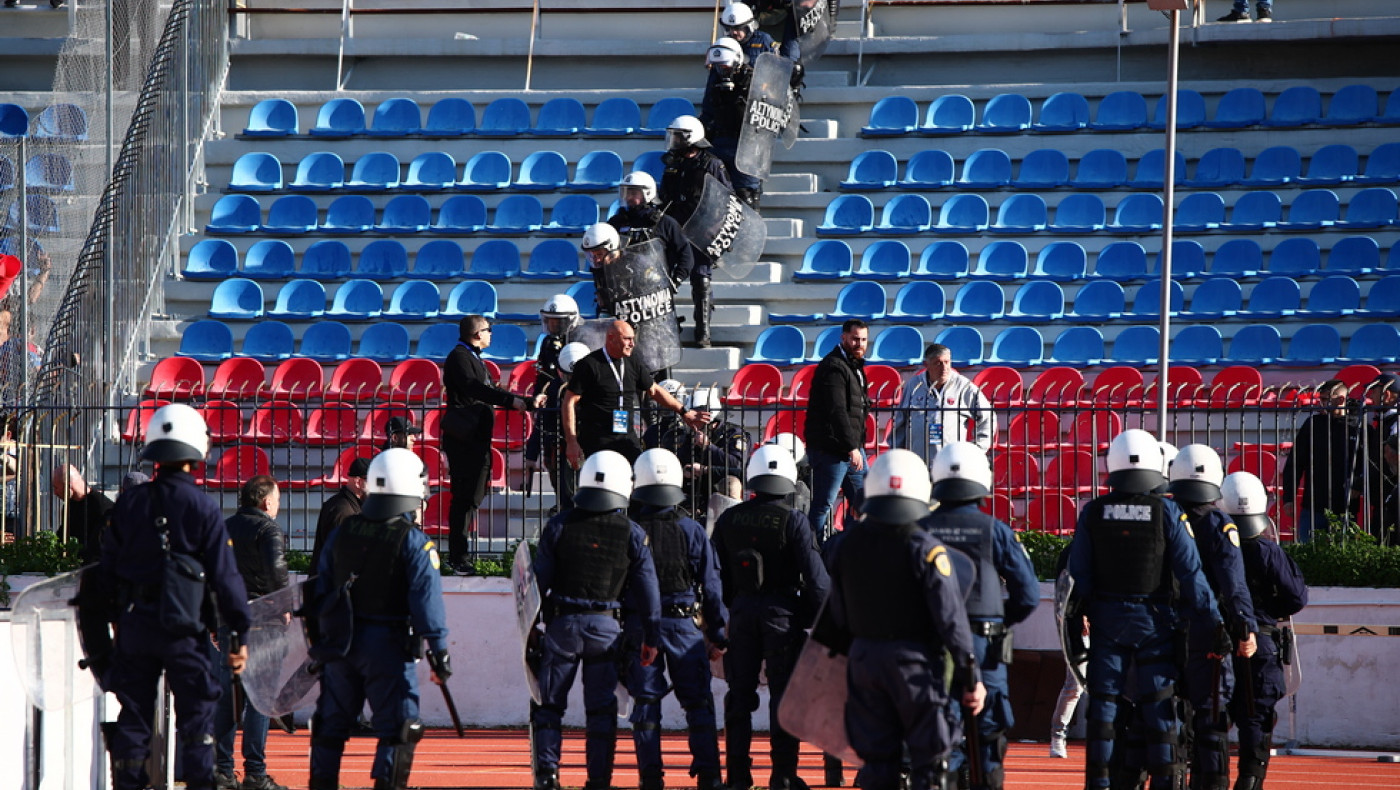Επεισόδια στο Πανιώνιος-Καλαμάτα: Σύλληψη οπαδού για απόπειρα ανθρωποκτονίας