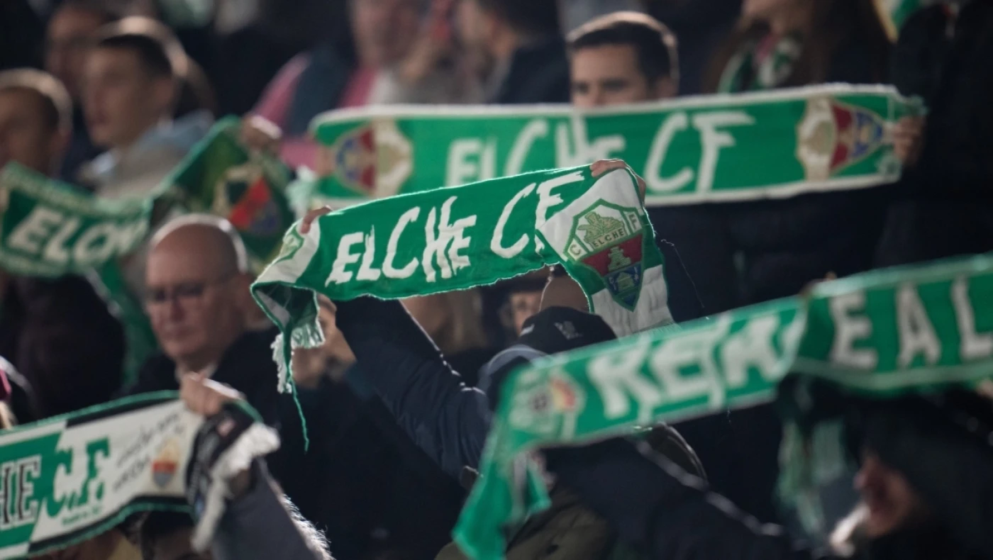 Έλτσε: Γιατί απαγόρευσε την κατανάλωση... ηλιόσπορων στο γήπεδό της!