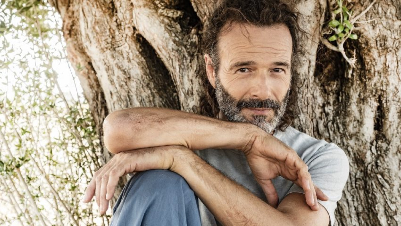 Μία δεκαετία μακριά από τις σκηνές: Η μεγάλη επιστροφή του Θανάση Ευθυμιάδη