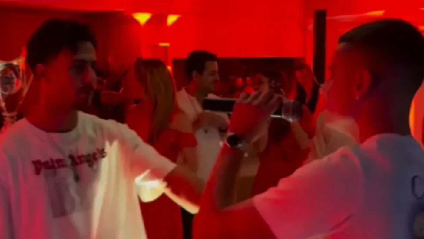 Τα «'σπασαν» με το «Gucci φόρεμα»  Μουζακίτης και Κωστούλας