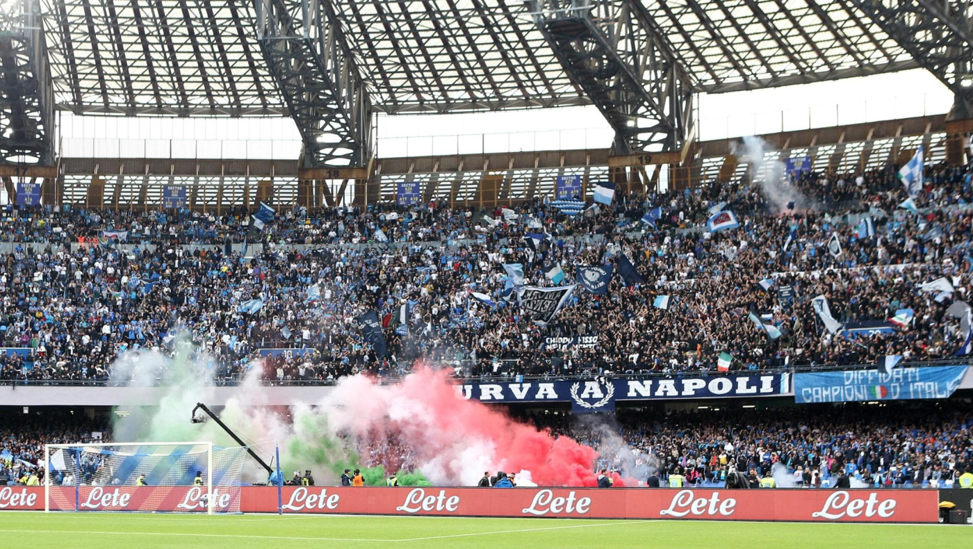 Νάπολι: Παράκρουση… Πάνω από 420.000 οπαδοί online για εισιτήριο!