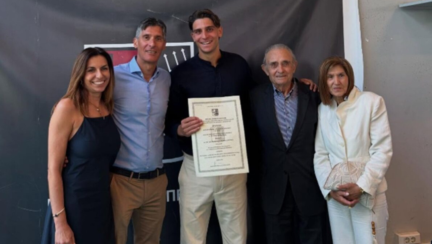 Ολυμπιακός: Μετά το Κύπελλο, πήρε πτυχίο ο Τζολάκης