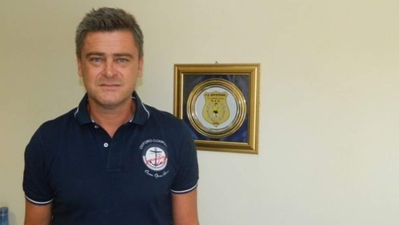 Παρουσιάζει Δερμιτζάκη και  μεταγραφές