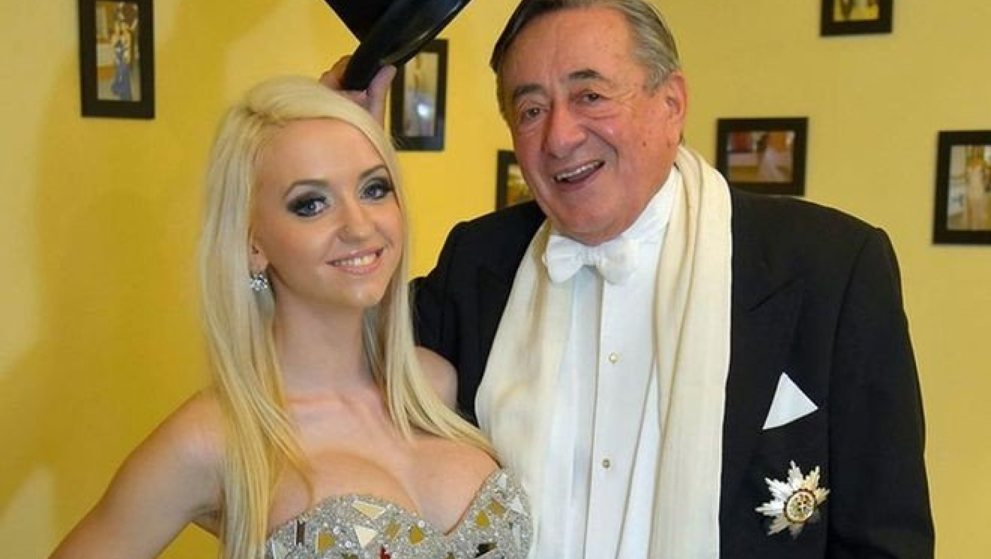  Κουνελάκι του Playboy παντρεύτηκε 81χρονο δισεκατομμυριούχο