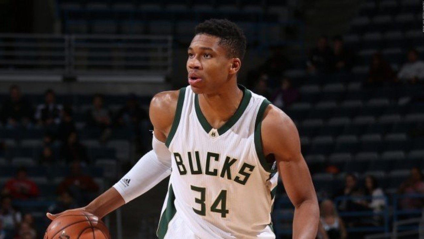 Ντεμπούτο                με νίκη για Bucks, πολύ καλός ο Αντετοκούνμπο