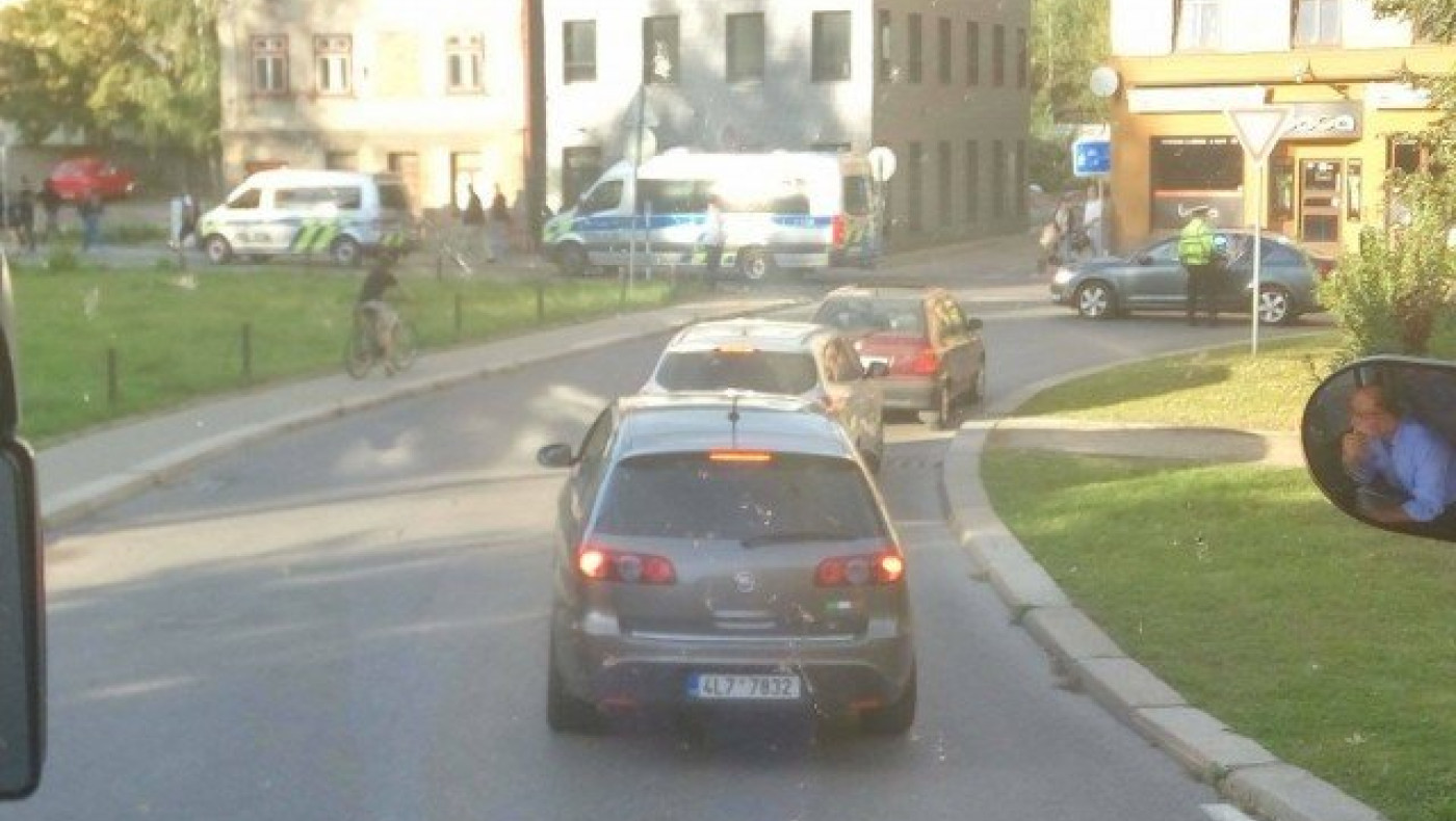 Μεγάλη παρουσία της αστυνομίας σε όλο το Λίμπερετς (vids)