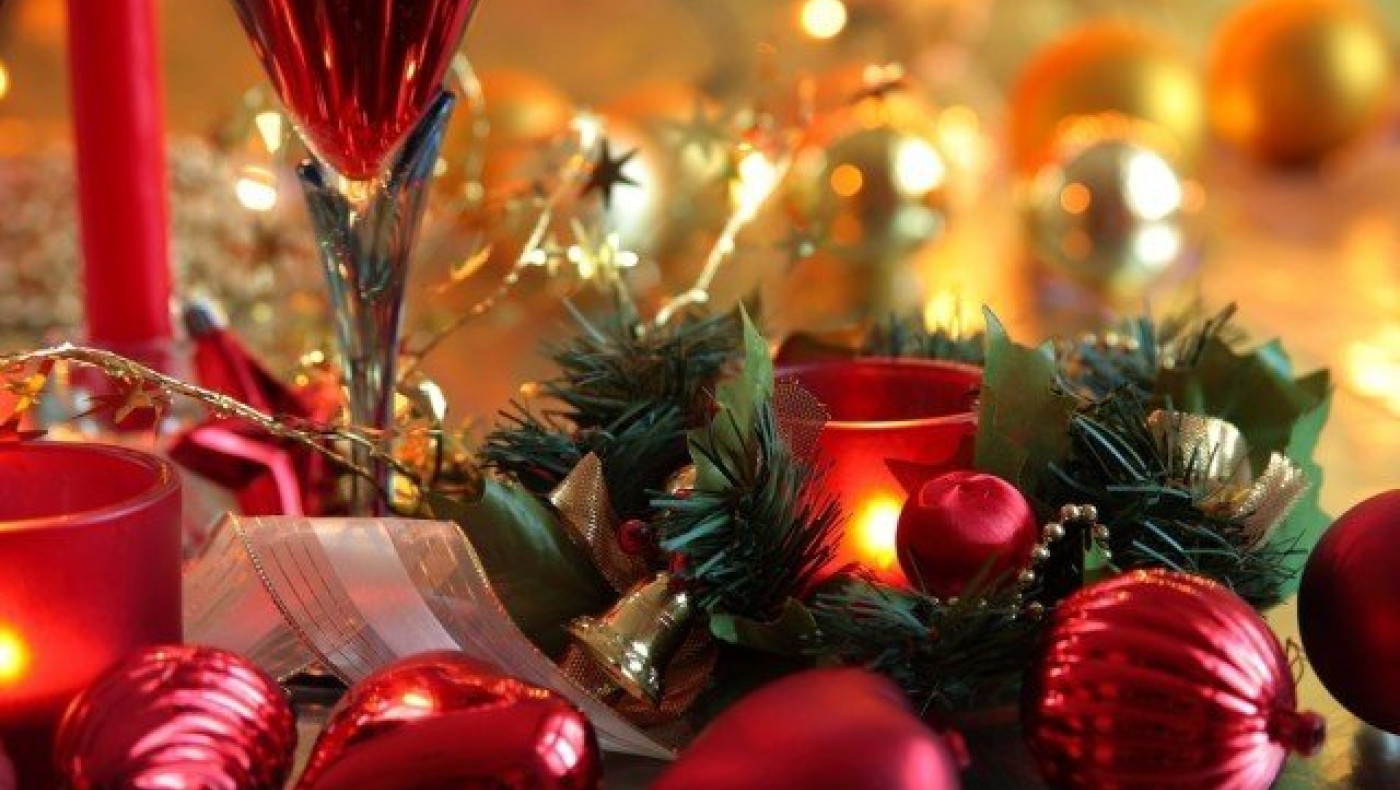 Θεσσαλονίκη: Αστέρι 7 μέτρων & τρισδιάστατο δέντρο για τα Χριστούγεννα