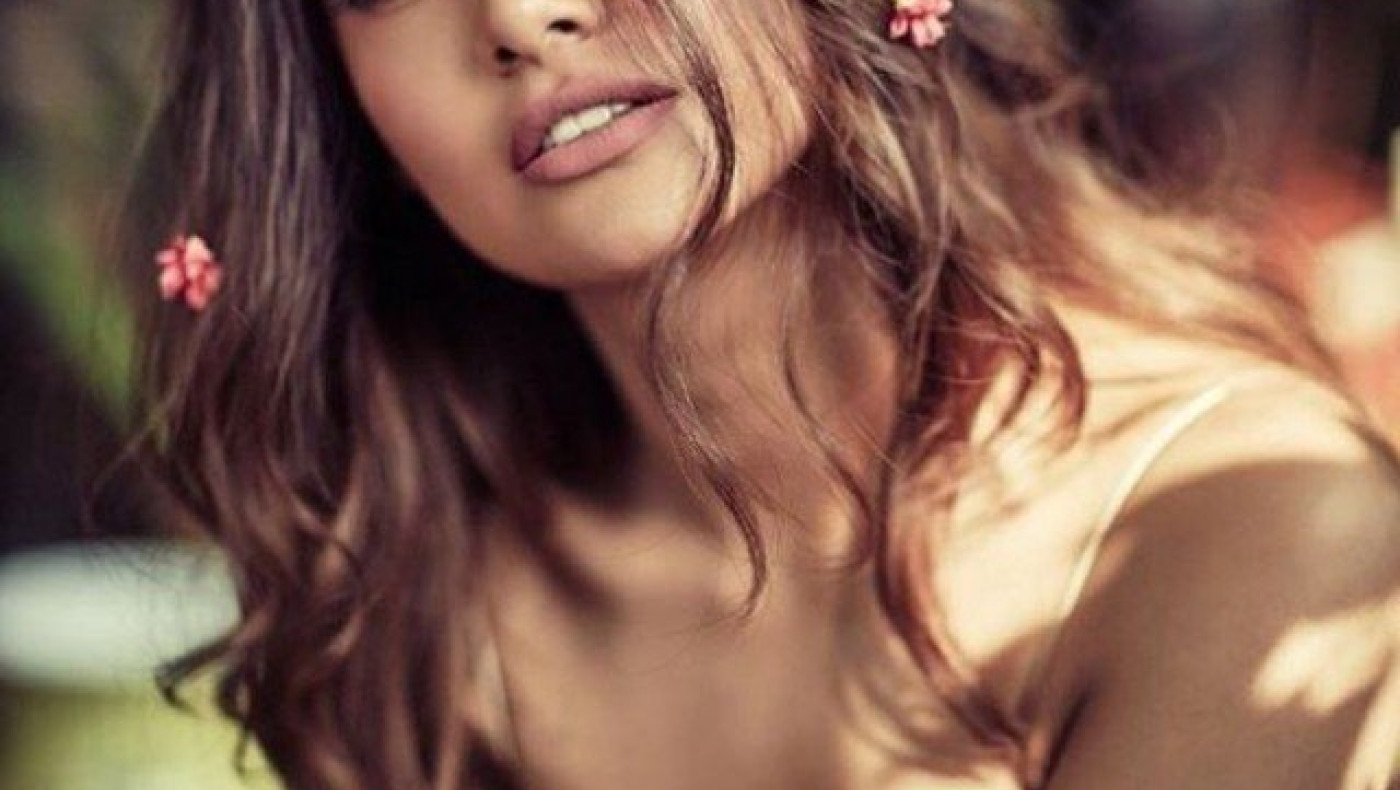 Η σέξι Ινδή σταρ που          «κέρδισε» ο Μπεγιερίν (pics)