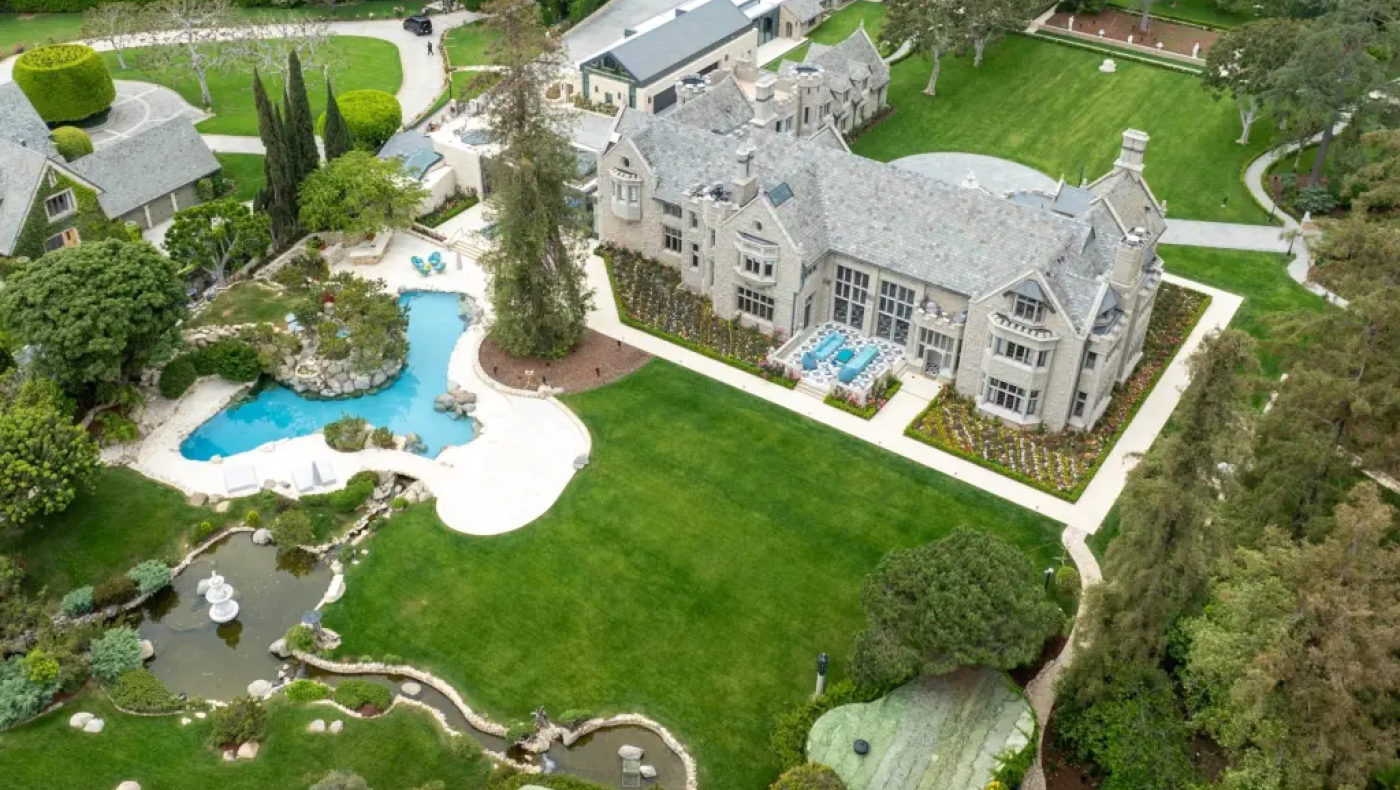 Ριζική η αλλαγή στη βίλα του Χιου Χέφνερ - Πώς την ανακαίνισε Ελληνοαμερικάνος μεγιστάνας