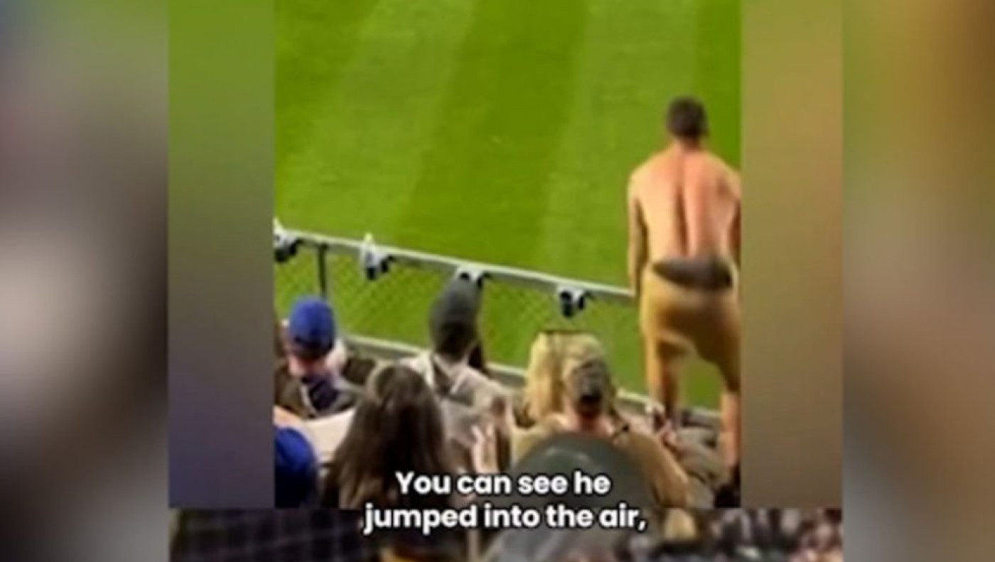 Ο viral τραυματισμός οπαδού στις ΗΠΑ: Έπεσε ανάποδα από το... κιγκλίδωμα!