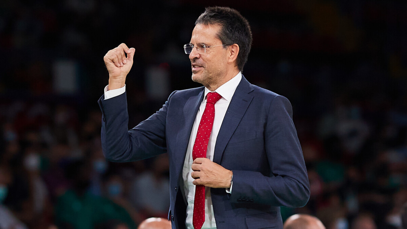 ACB: Τα... είδε όλα ο προπονητής της Βαλένθια-«Τράκαρε» με τον διαιτητή (vid)