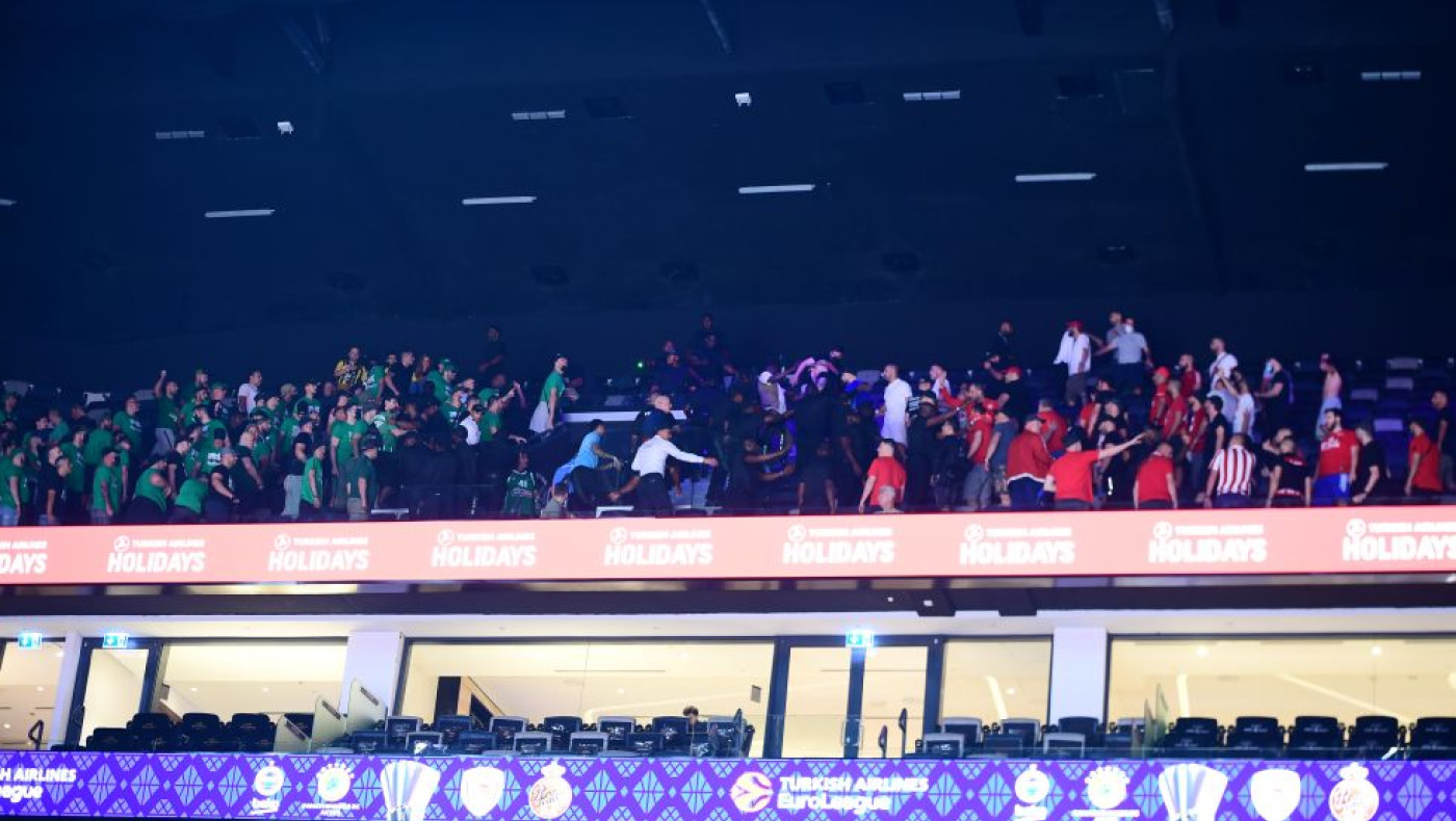 Final Four 2025: Παραλίγο σύρραξη οπαδών του Ολυμπιακού και του Παναθηναϊκού