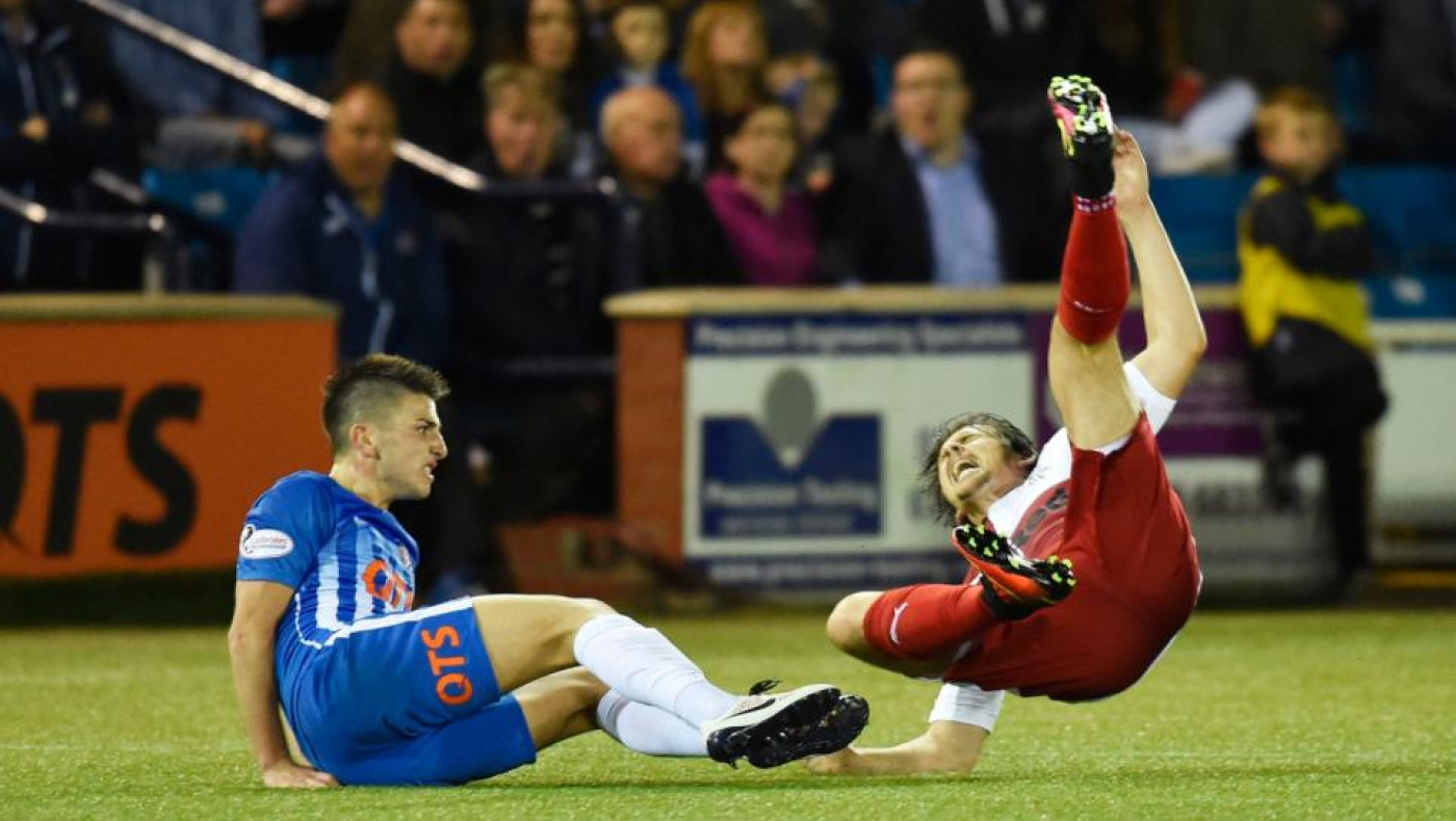 ΠΑΟΚ: Όταν ο Τέιλορ είχε σηκώσει στον αέρα με δολοφονικό τάκλιν το... καλόπαιδο Τζόι Μπάρτον! (vid)