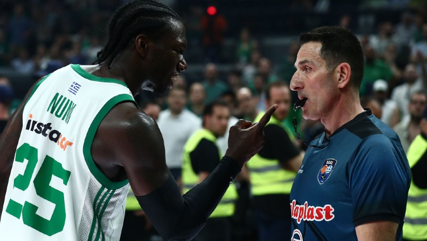Καταγγελία Ολυμπιακού για Ναν: «Προσπάθησε να χτυπήσει διαιτητή»
