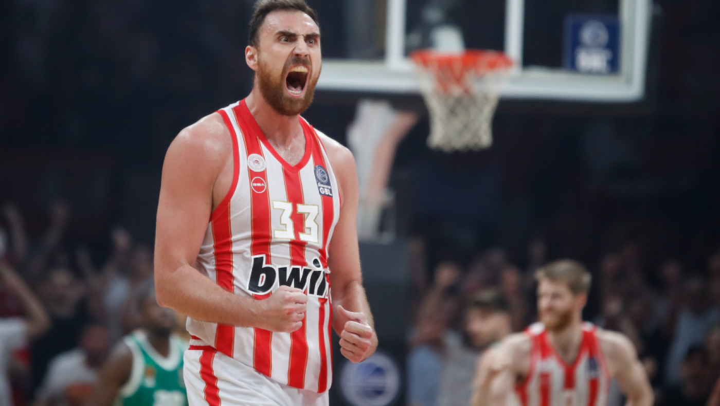 Ολυμπιακός: Θέλει τον Ντέβιν Μπούκερ, αποχαιρετάει τον Μιλουτίνοφ