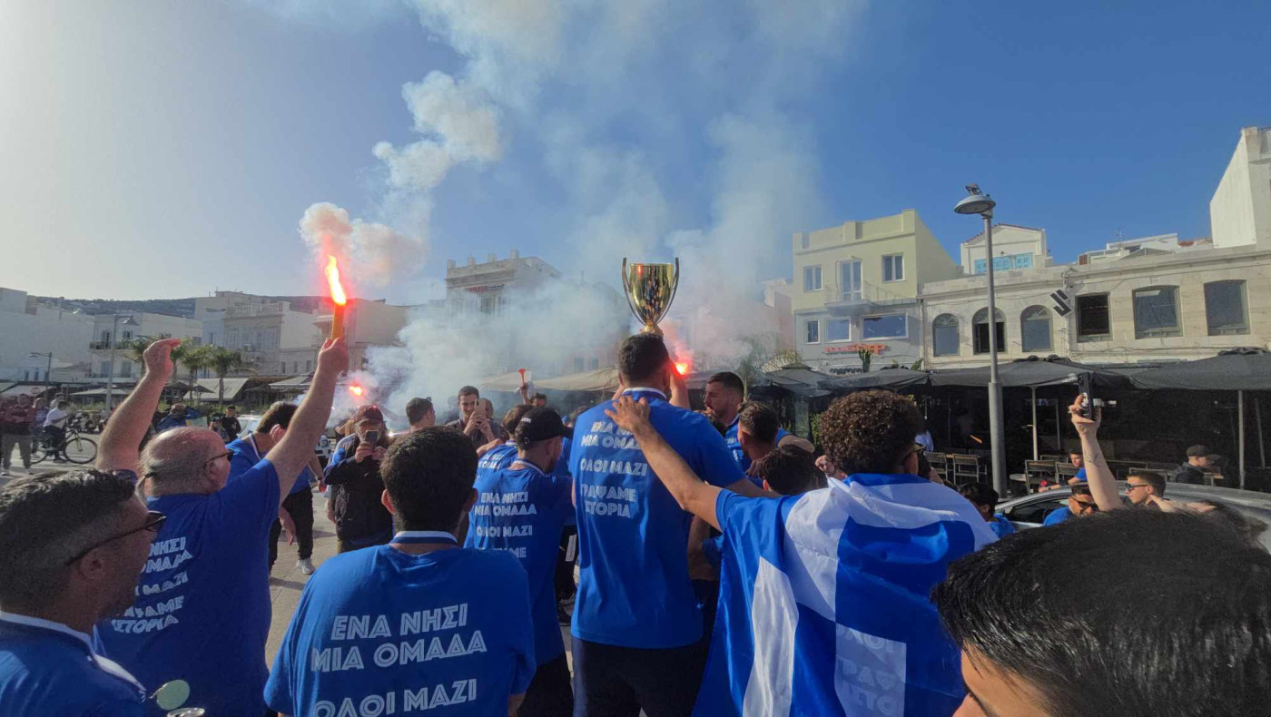 Συνάντηση στα γραφεία της περιφέρειας για την Ελλάδα Σύρου