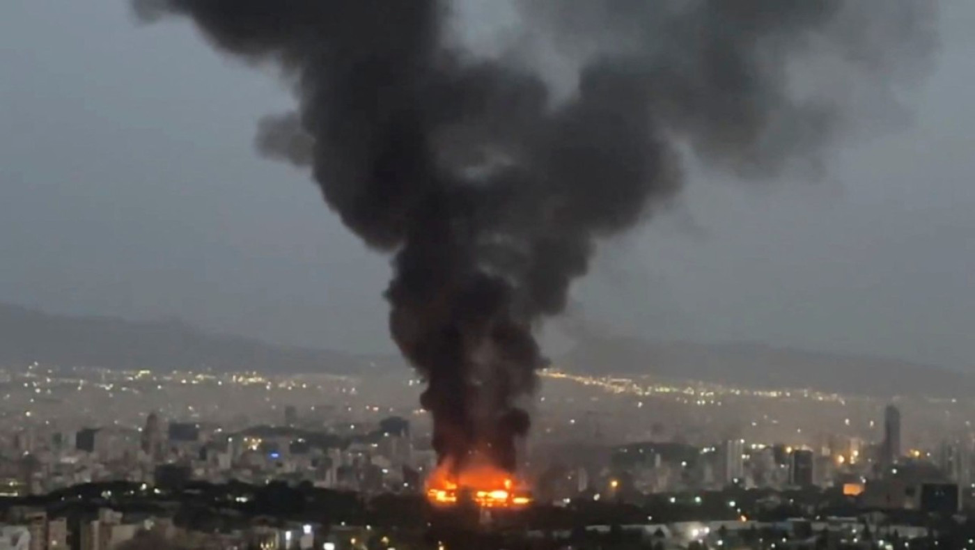 ΗΠΑ-Ηχηρή παραίτηση με αιχμές: «Ξεκινήσαμε τον πόλεμο στο Ιράν γιατί μας πίεσε το Ισραήλ»