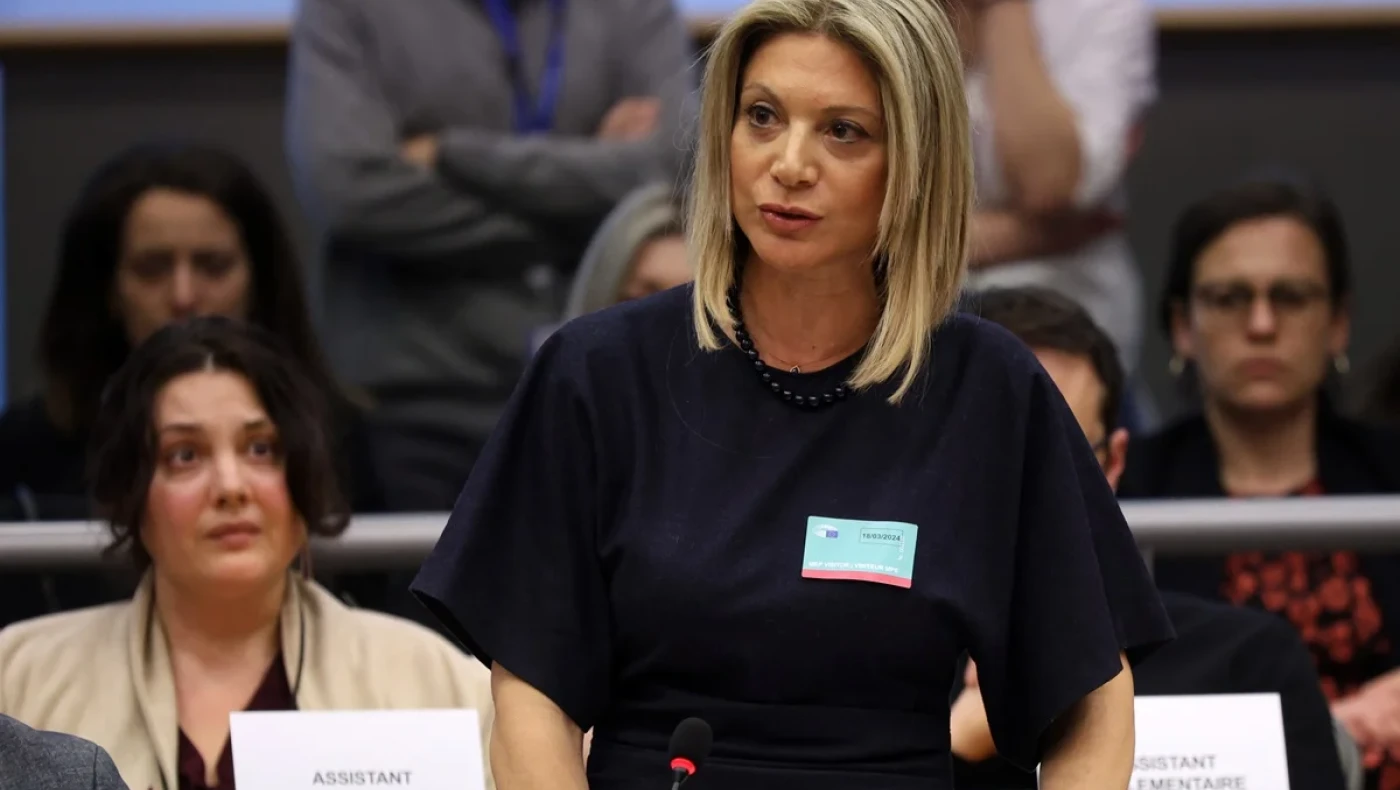 Καρυστιανού κατά Τζιτζικώστα: «Δεν απάντησε, απαξίωσε τη διαδικασία»