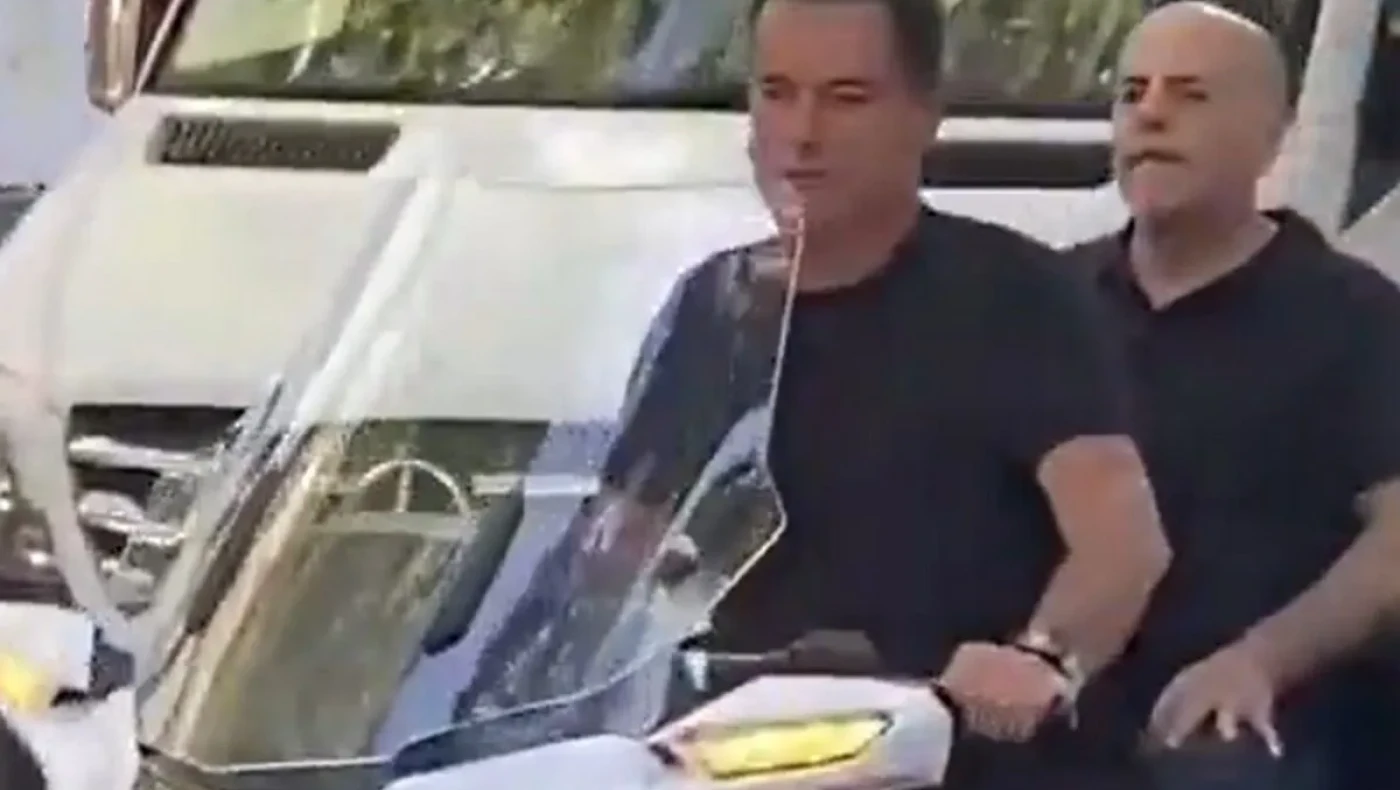 Τουρκία: «Κράξιμο» σε Ατζούν Ιλιτζαλί και Γιάννη Αλαφούζο γιατί δε φορούσαν κράνος (vid)