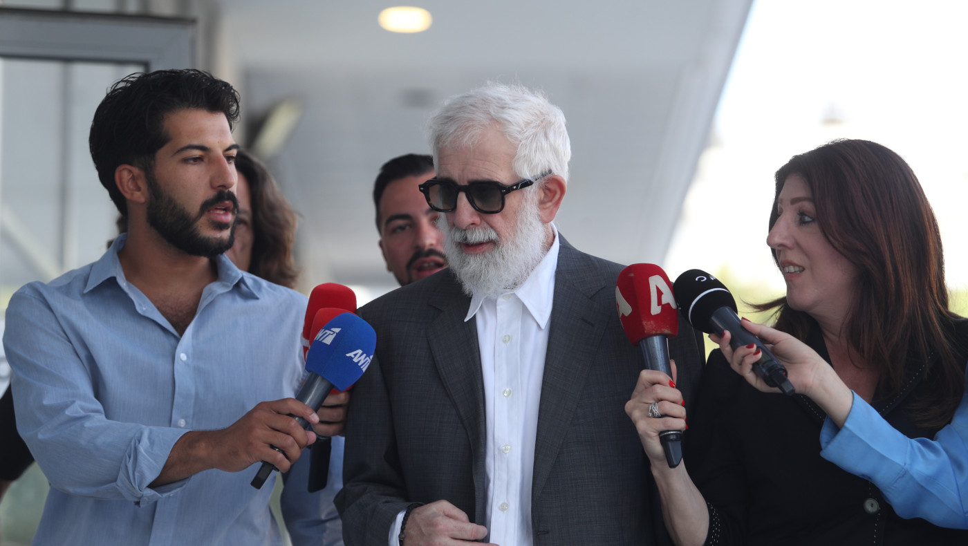 Φιλιππίδης: «Είχε δίκαιο η Παπαχαραλάμπους-Πράγματι ουρούσα στο νεροχύτη της»