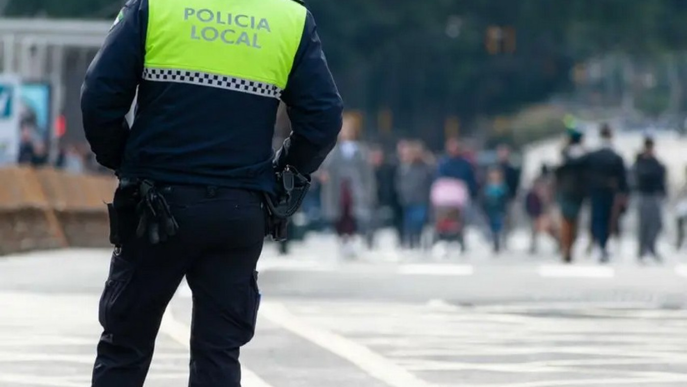 Σοκαριστικό βίντεο: Αστυνομικός στραγγαλίζει άνδρα που του έκλεψε το κινητό