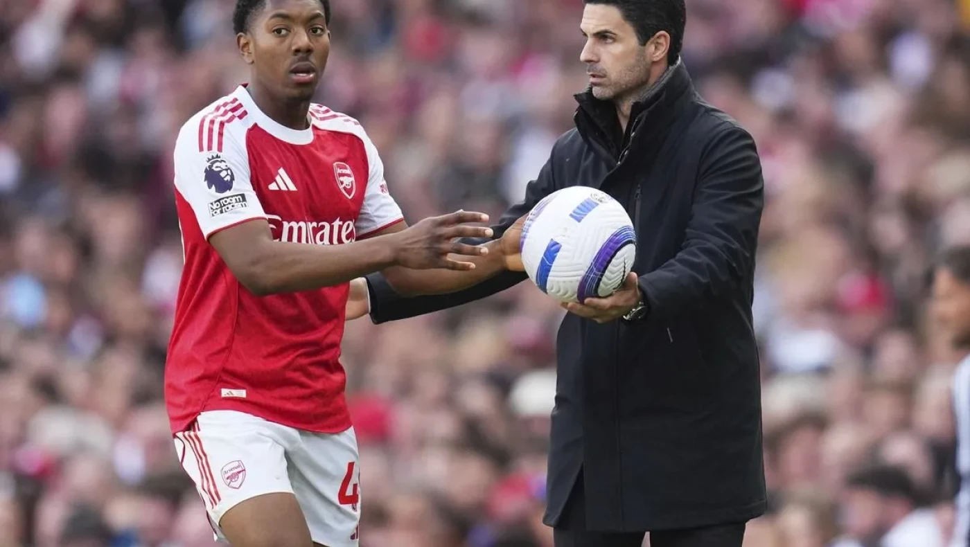 «Έδεσε» με νέο συμβόλαιο τον Λιούις-Σκέλι﻿ η Άρσεναλ