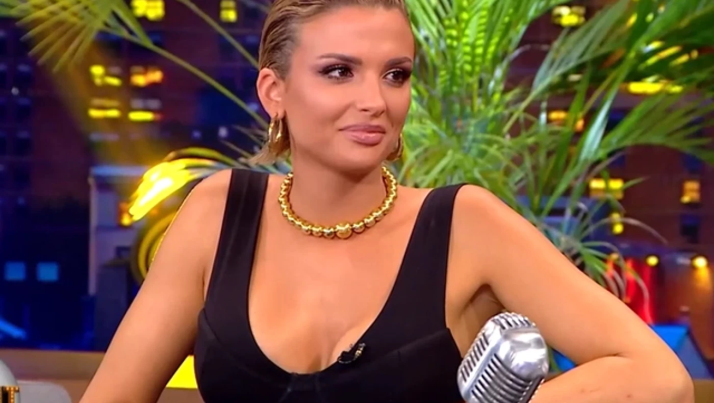 Κατερίνα Λιόλιου: «Κάθομαι στη σκηνή όπως νιώθω άνετα»