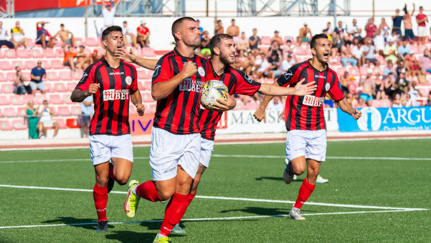 Μάντζιος: Σκοράρει με ευχέρεια στα παιχνίδια της…