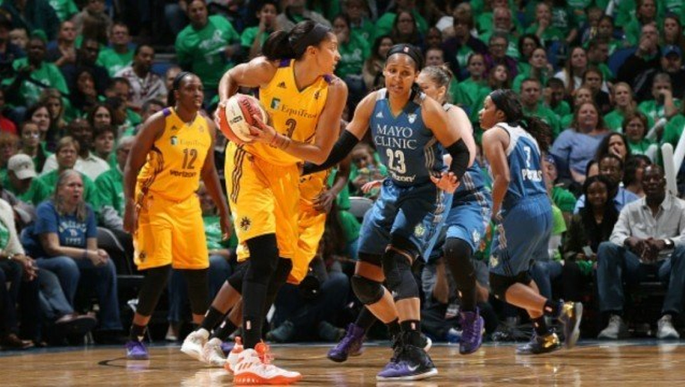 Πρωταθλήτριες στο WNBA οι Σπαρκς με απίθανο καλάθι (video)