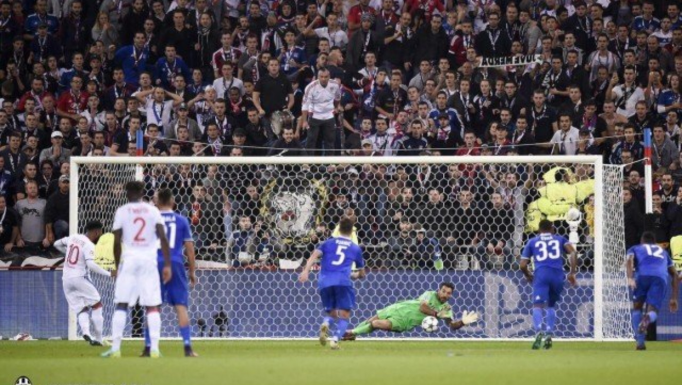 Αποθέωση της Λιόν   για τον τεράστιο Μπουφόν (vid)