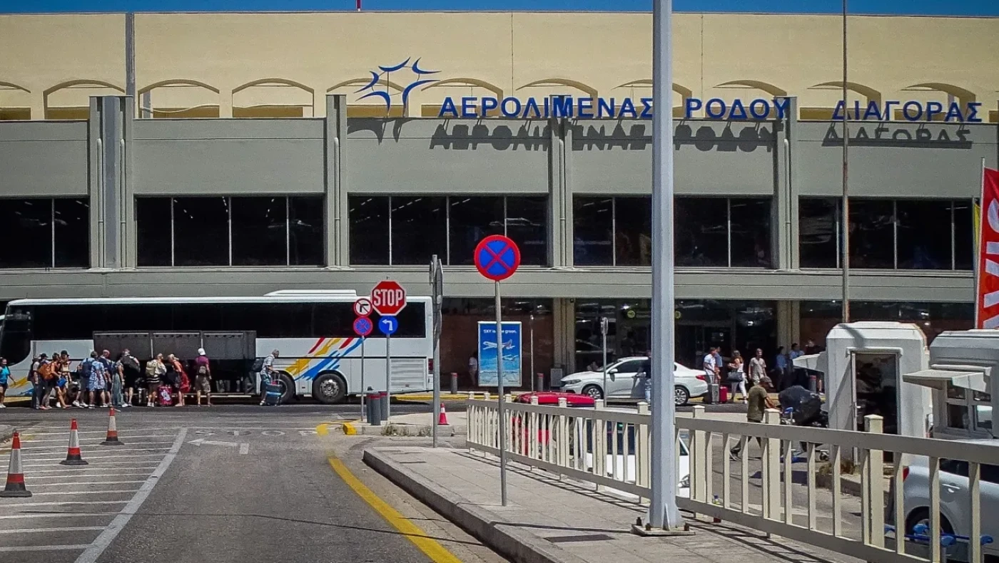 Συναγερμός στο αεροδρόμιο Ρόδου: Έσκασε λάστιχο κατά την προσγείωση