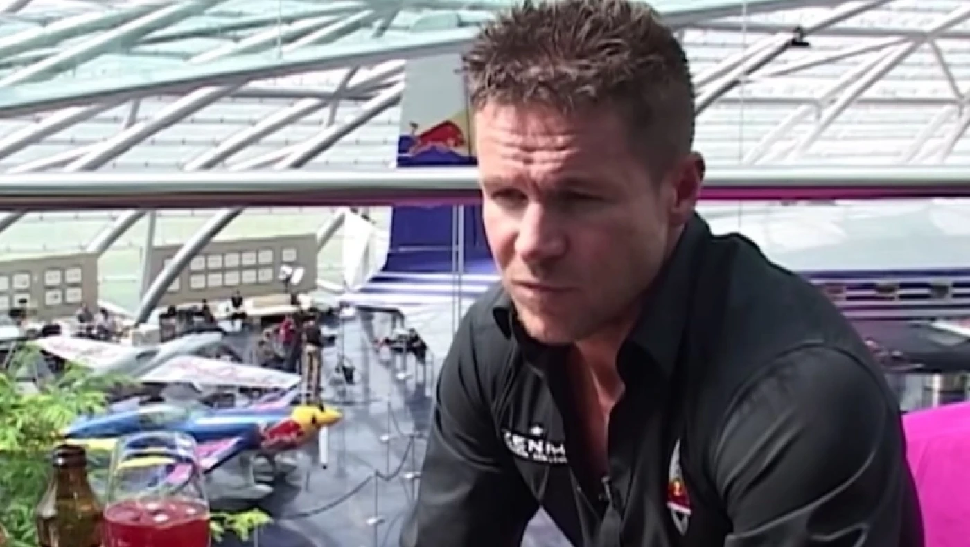 Οι τελευταίες ανατριχιαστικές αναρτήσεις του Μπάουμγκαρτνερ πριν το δυστύχημα με το αλεξίπτωτο