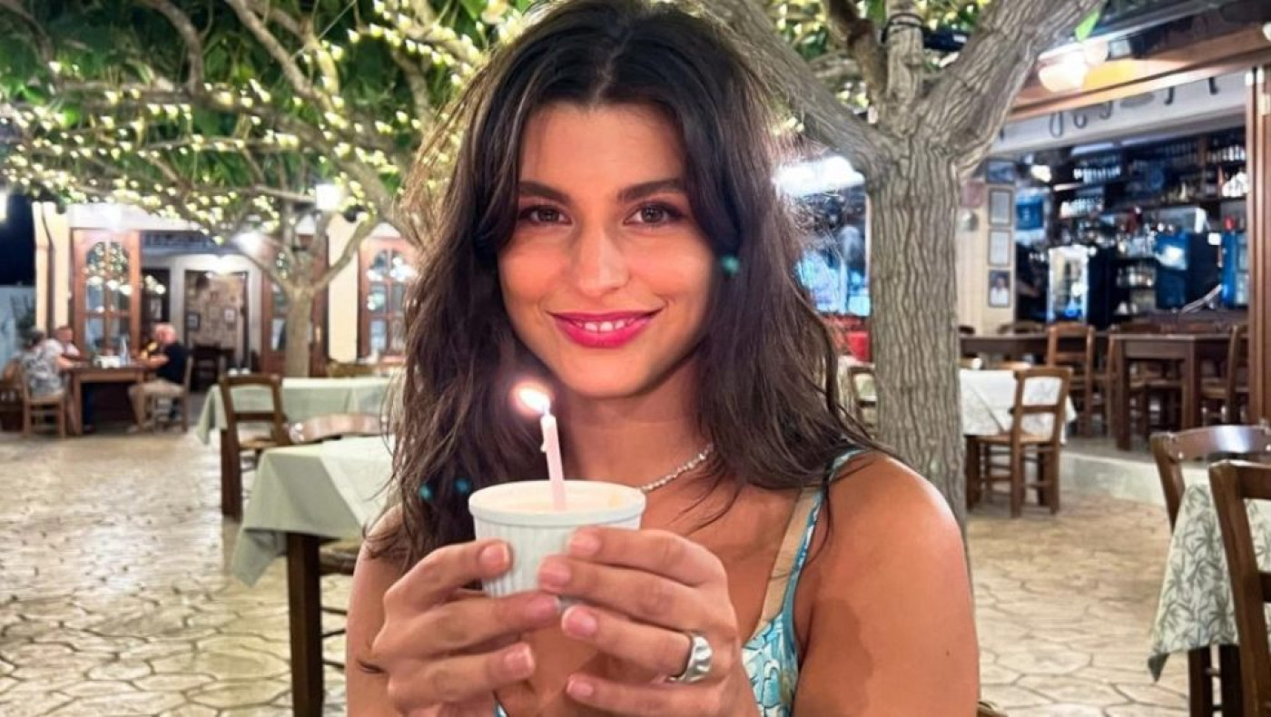 Η Δανάη Παππά «κολάζει» με το κόκκινο μπικίνι της!