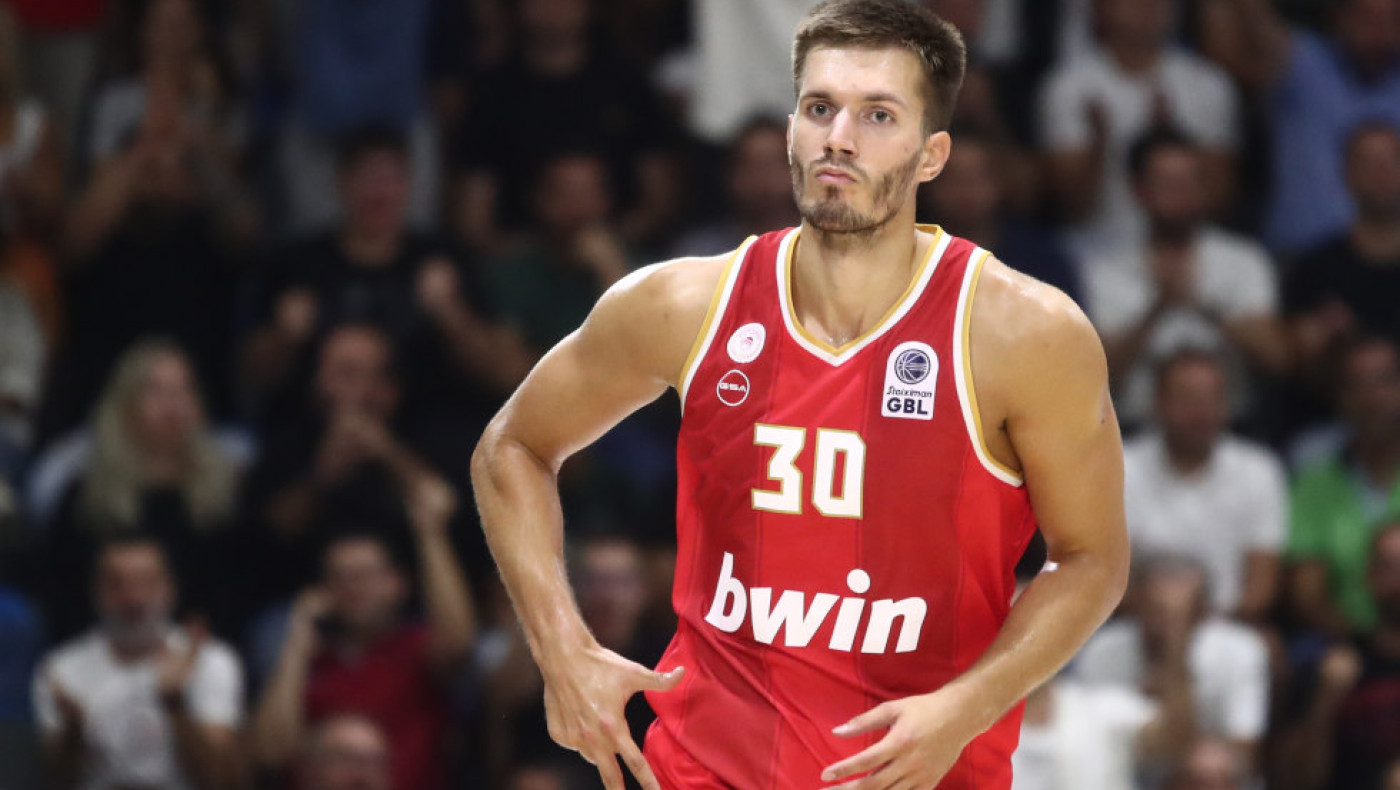 Επίσημο: Ο Ολυμπιακός ανακοίνωσε τη μεταγραφή του Πετρούσεβ στην Dubai BC