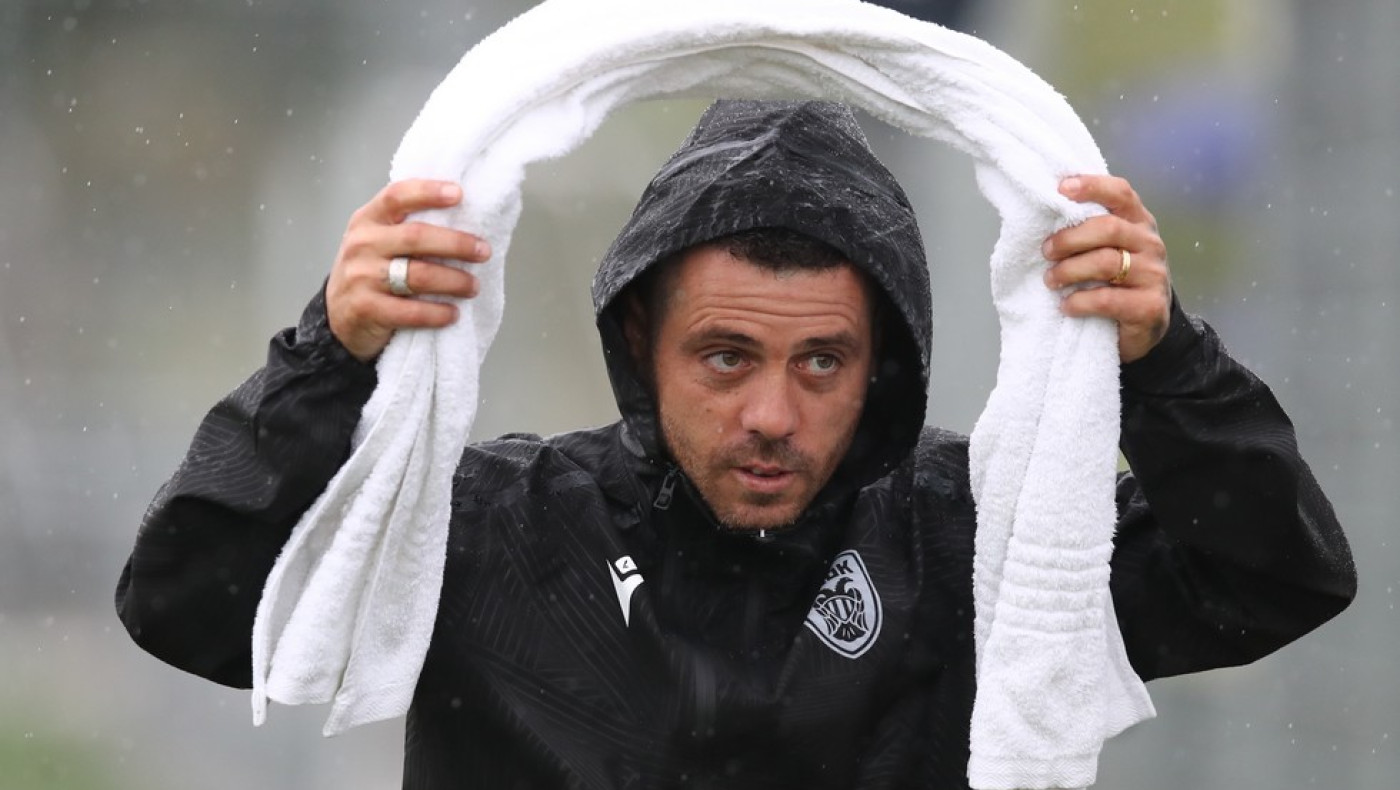 Ο Βιεϊρίνια «τρελαίνει» τους ΠΑΟΚτσήδες και ως… σύμβουλος (vid+pics)