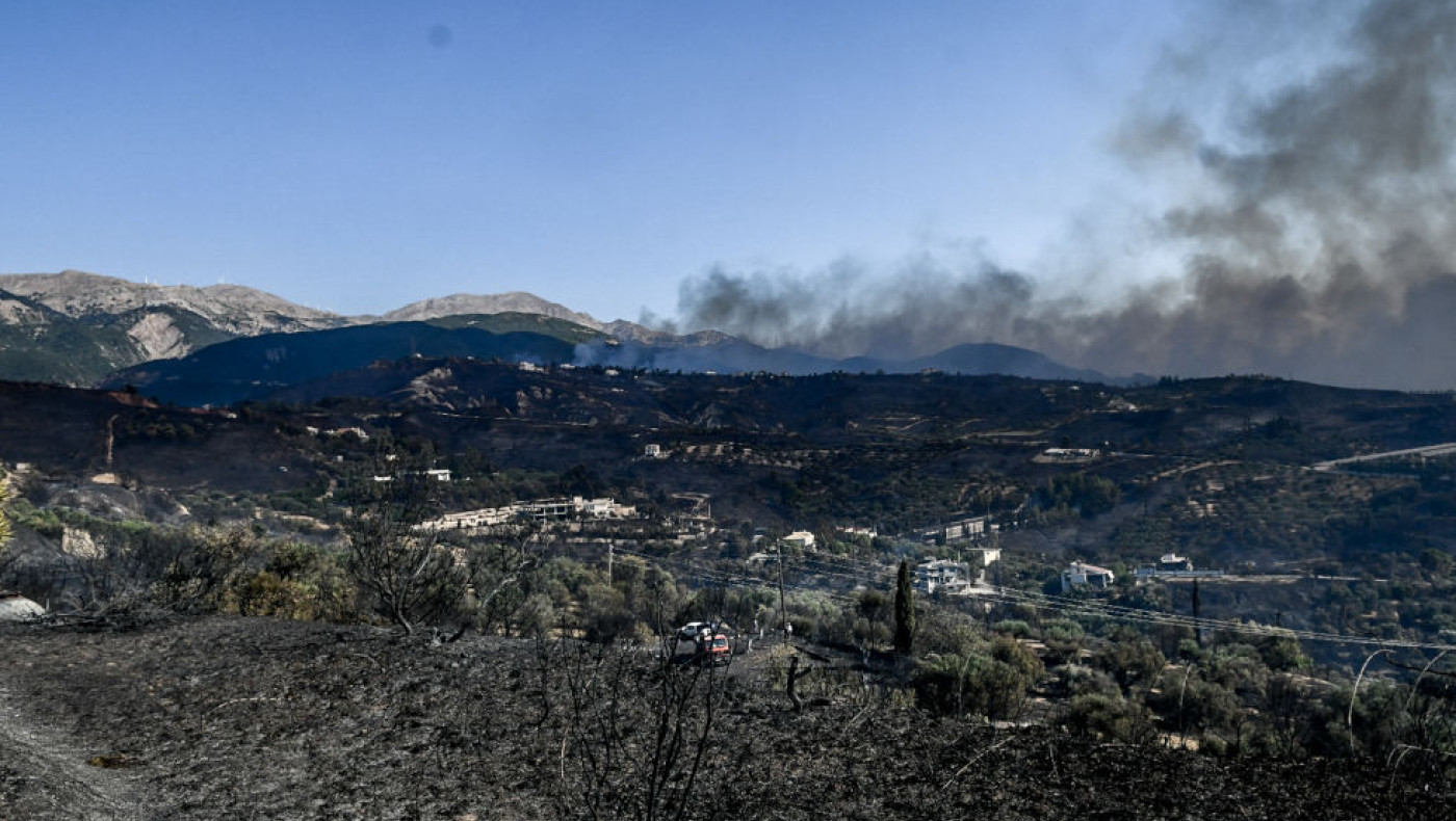 Φωτιά στην Αχαΐα: Μια ανάσα από την Πάτρα οι φλόγες-Καίγονται προάστια