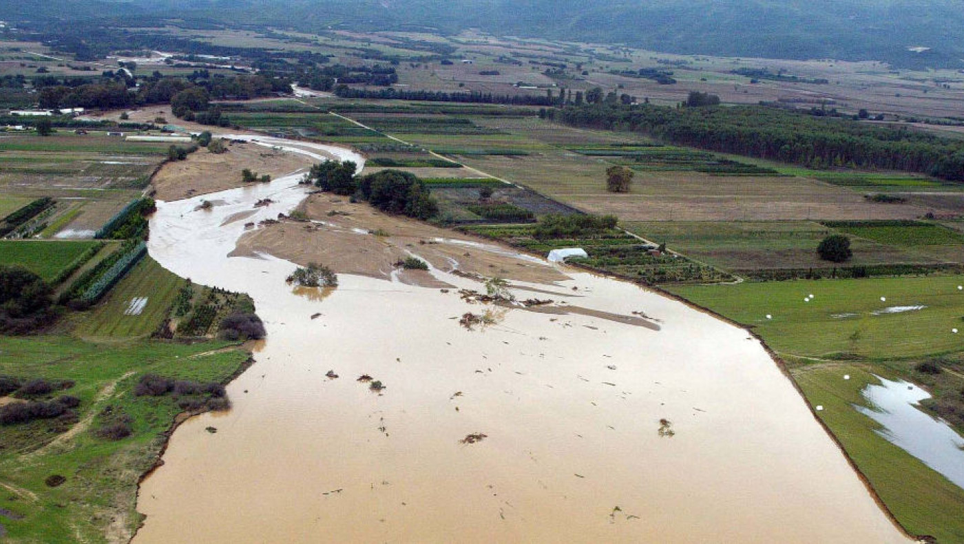Οριοθετήθηκαν οι φωτιές σε Βόλβη και Σκύδρα