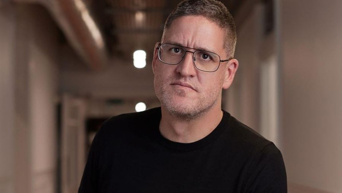 Μύκονος: Ποιος είναι ο δισεκατομμυριούχος Τom Greenwood που χαροπαλεύει μετά από τροχαίο