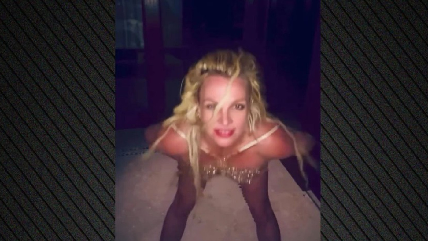 Μπρίτνεϊ Σπίαρς: «Απρόοπτο» με τα στήθη της σε ξέφρενο χορό στο Instagram!