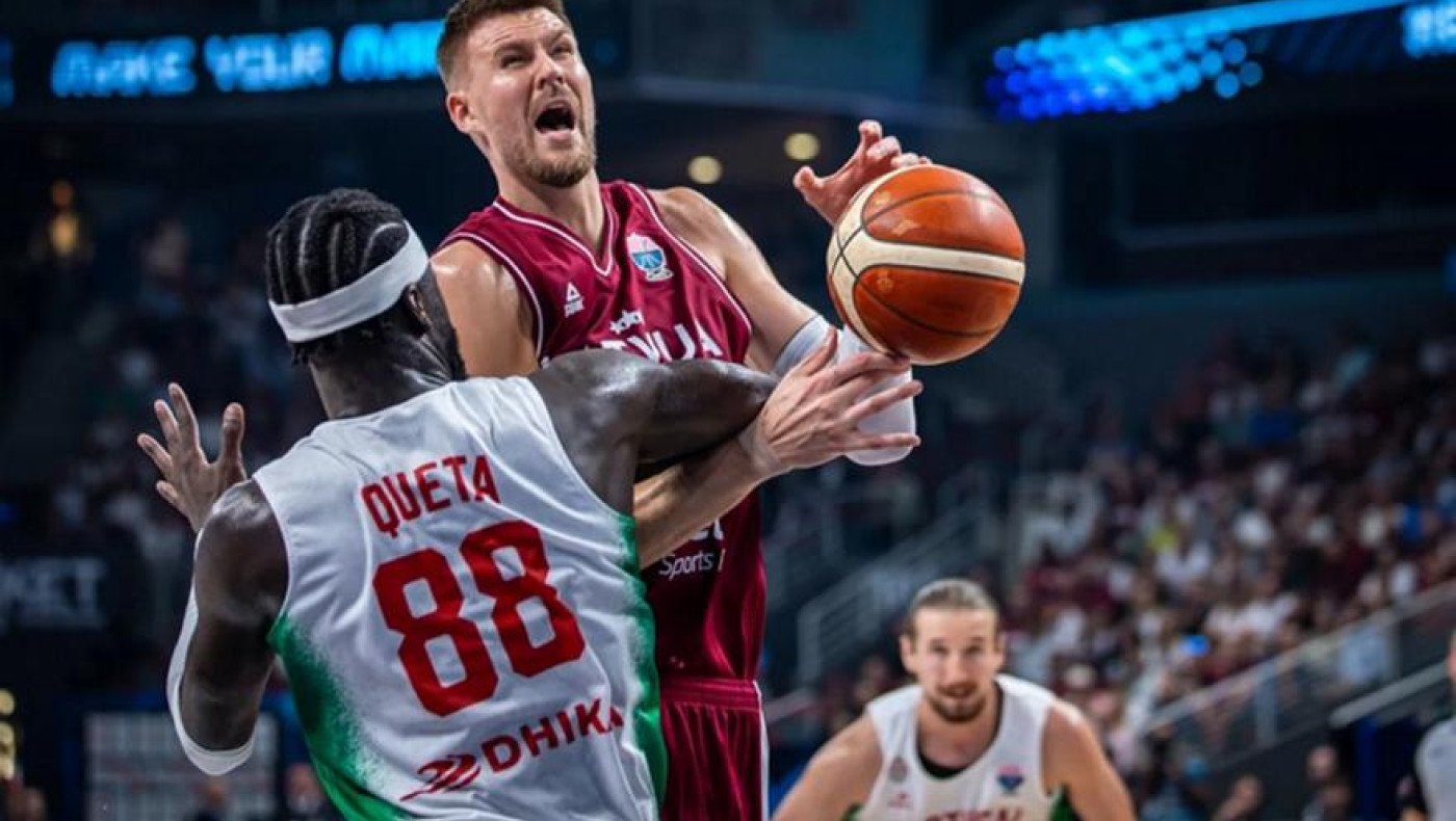 Eurobasket 2025: Show Πορζίνγκις και νίκη για τη Λετονία