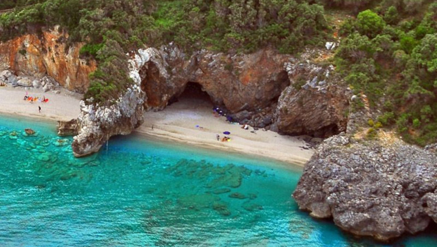 Χαμός και τρεις συλλήψεις σε παραλία στο Πήλιο για... γυμνισμό!