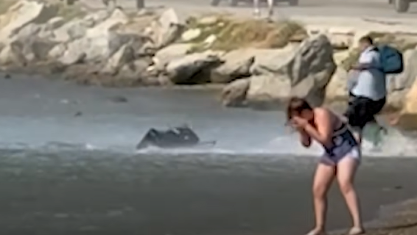 Σκιάθος: Δεν κόβεται η συνήθεια με τους τουρίστες και τα αεροπλάνα