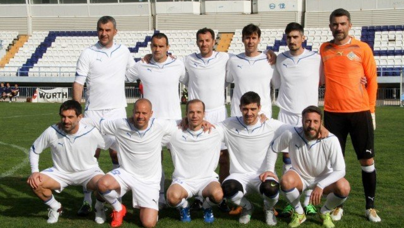 Τα    non    paper    της    γενιάς     του    2004