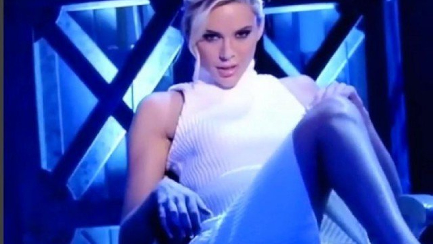 Το σταυροπόδι της Ρία Αντωνίου που σε στέλνει ανάσκελα! (vid)